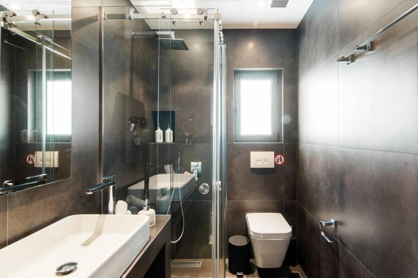 Ma Maison Nο 1, Penthouse, Acropolis And Lycabettus View, Ultra High Speed Internet 300 Mbps, 15' To Acropolis By Metro, 1' From Metro Station Athena Bagian luar foto