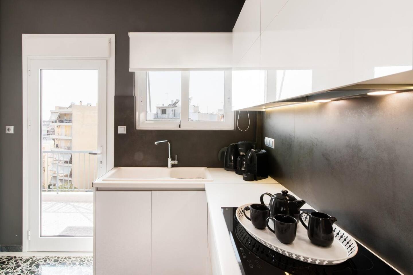 Ma Maison Nο 1, Penthouse, Acropolis And Lycabettus View, Ultra High Speed Internet 300 Mbps, 15' To Acropolis By Metro, 1' From Metro Station Athena Bagian luar foto