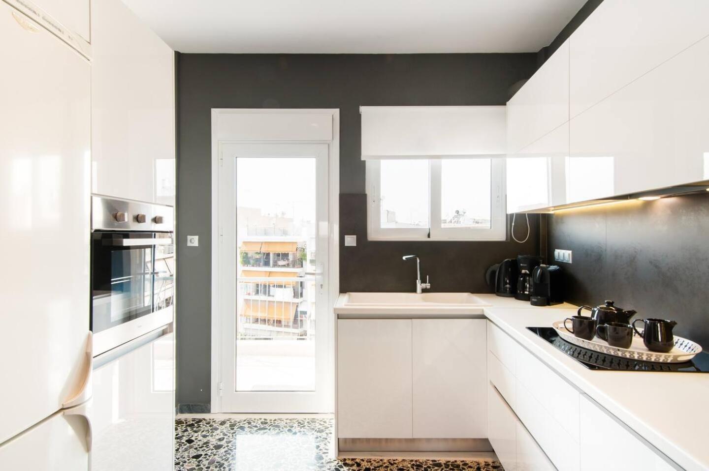 Ma Maison Nο 1, Penthouse, Acropolis And Lycabettus View, Ultra High Speed Internet 300 Mbps, 15' To Acropolis By Metro, 1' From Metro Station Athena Bagian luar foto
