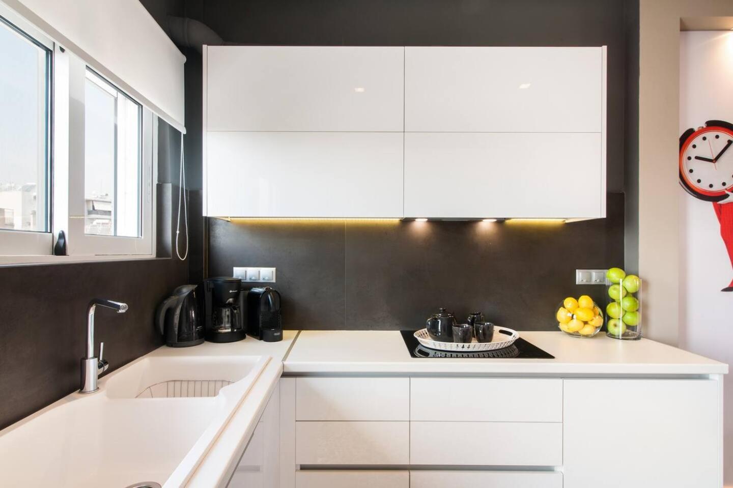 Ma Maison Nο 1, Penthouse, Acropolis And Lycabettus View, Ultra High Speed Internet 300 Mbps, 15' To Acropolis By Metro, 1' From Metro Station Athena Bagian luar foto