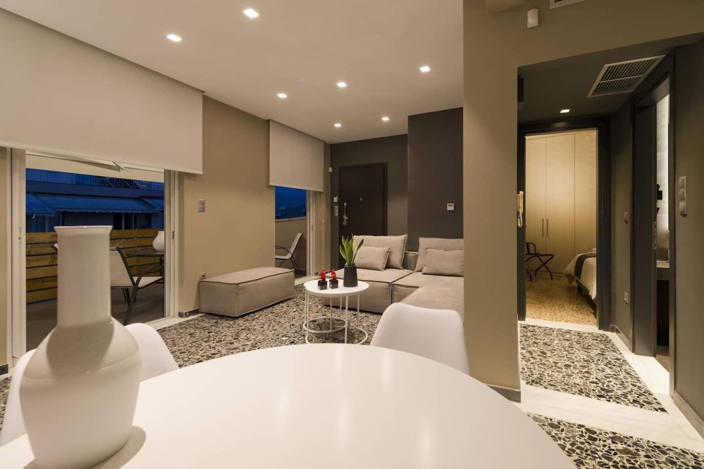 Ma Maison Nο 1, Penthouse, Acropolis And Lycabettus View, Ultra High Speed Internet 300 Mbps, 15' To Acropolis By Metro, 1' From Metro Station Athena Bagian luar foto
